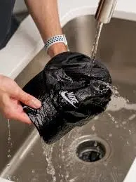 Peut-on laver une casquette en machine