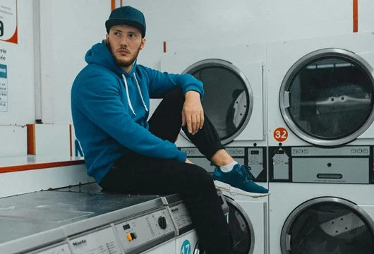 Comment enlever une tache sur une casquette